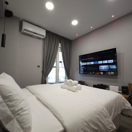 Dione Luxury Business Suite In The Heart Of Athens Exterior photo