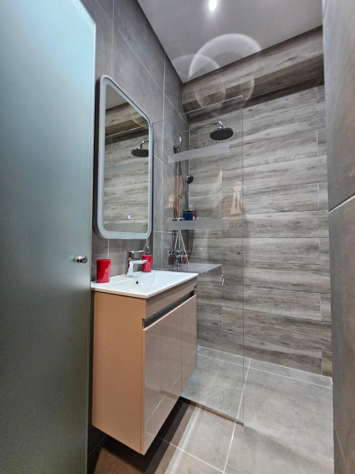Dione Luxury Business Suite In The Heart Of Athens Exterior photo